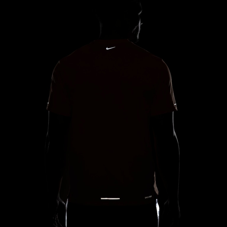 Camiseta Nike Dri-FIT Rise 365 Masculina - Foto 9