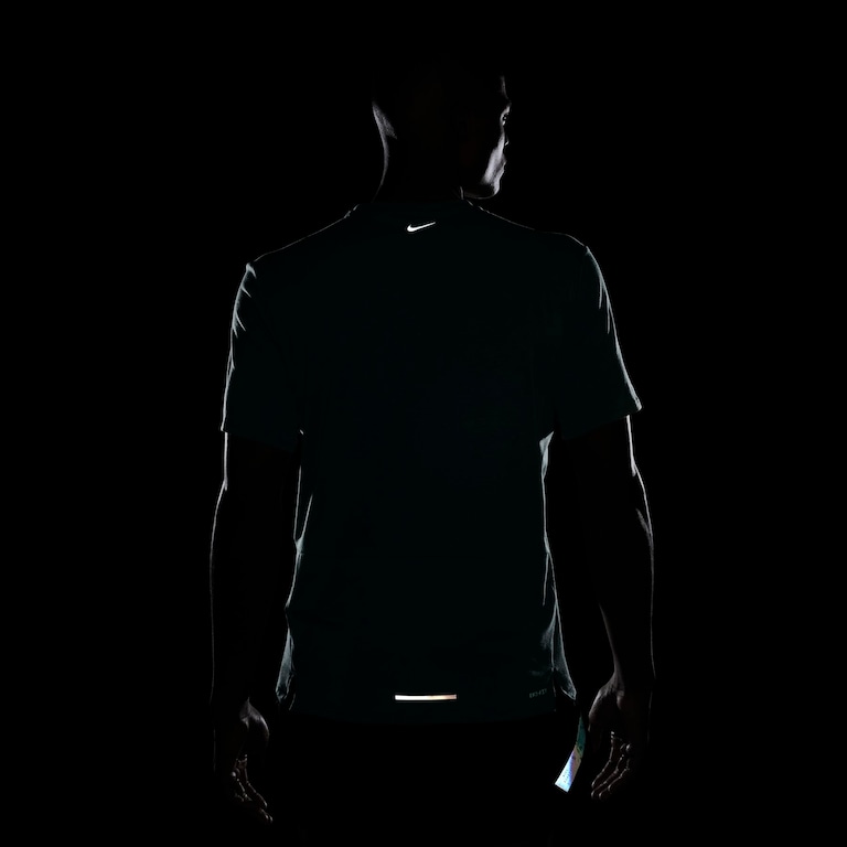 Camiseta Nike Dri-FIT Rise 365 Masculina - Foto 7