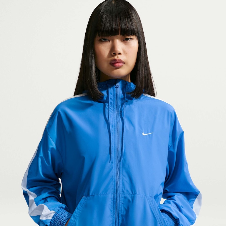 Jaqueta Nike Sportswear Essential Feminina - Foto 1