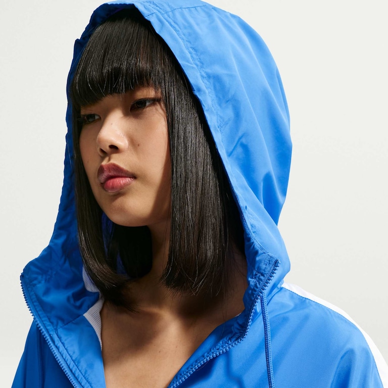 Jaqueta Nike Sportswear Essential Feminina - Foto 3