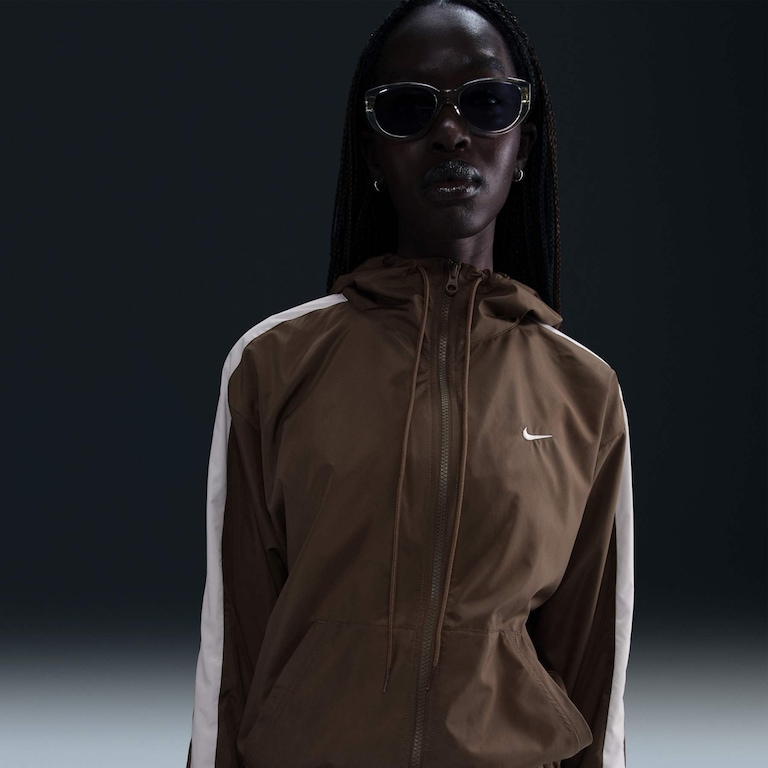 Jaqueta Nike Sportswear Essential Feminina - Foto 1