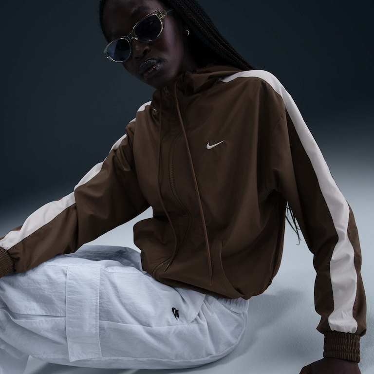 Jaqueta Nike Sportswear Essential Feminina - Foto 3