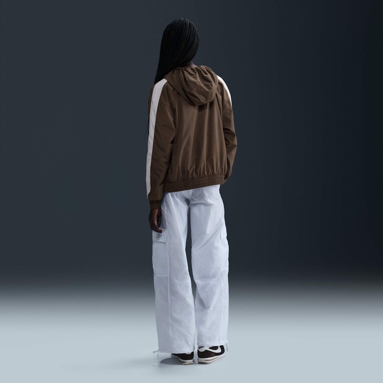 Jaqueta Nike Sportswear Essential Feminina - Foto 5