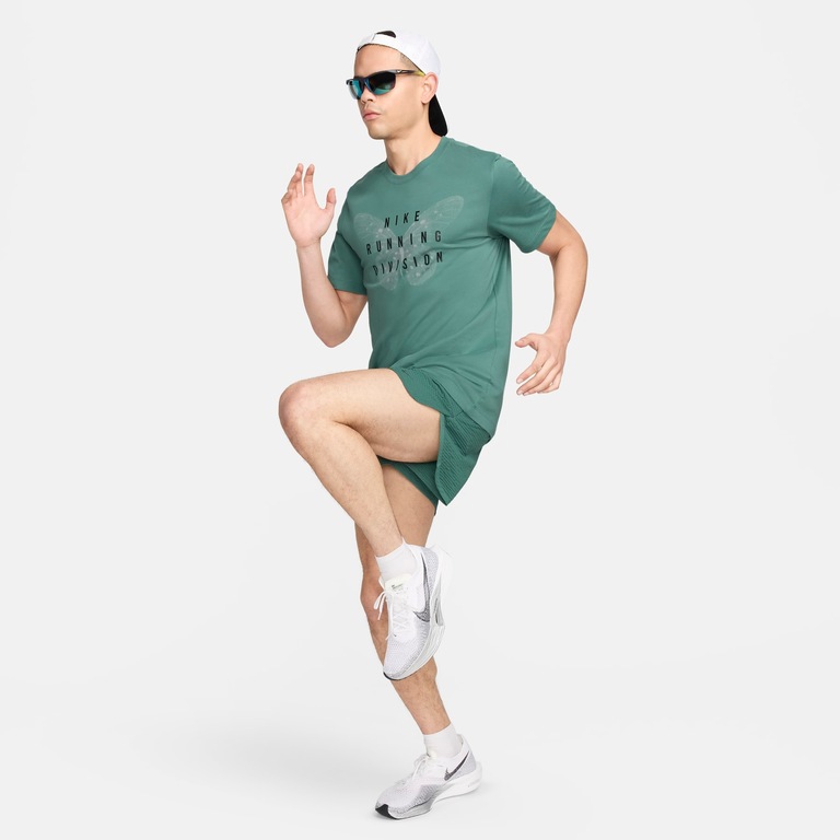 Camiseta Nike Dri-FIT Running Division Masculina - Foto 5