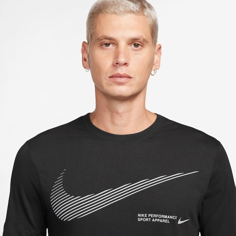 Camiseta Nike Dri-FIT Flash Masculina - Foto 3