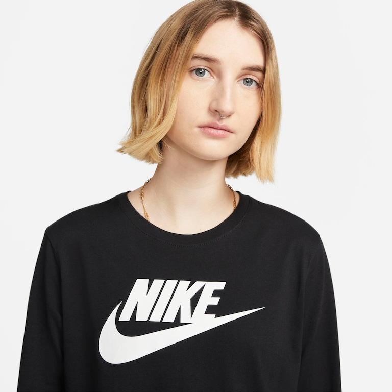 Camiseta Nike Sportswear Essential Feminina - Foto 3