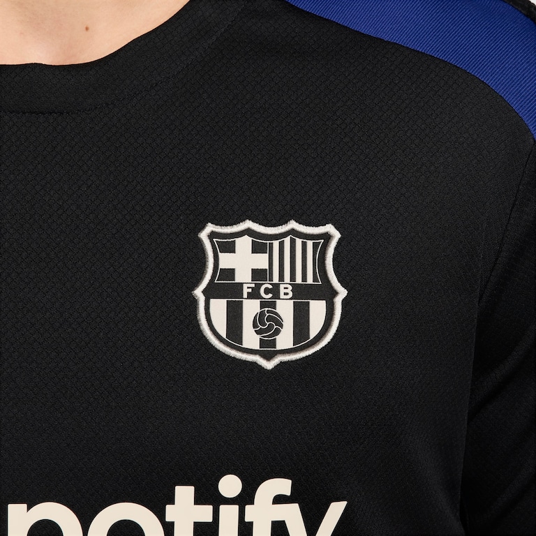 Camiseta Nike Barcelona Strike Masculina - Foto 4