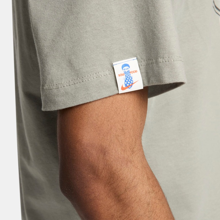 Camiseta Nike Sportswear Masculina - Foto 4