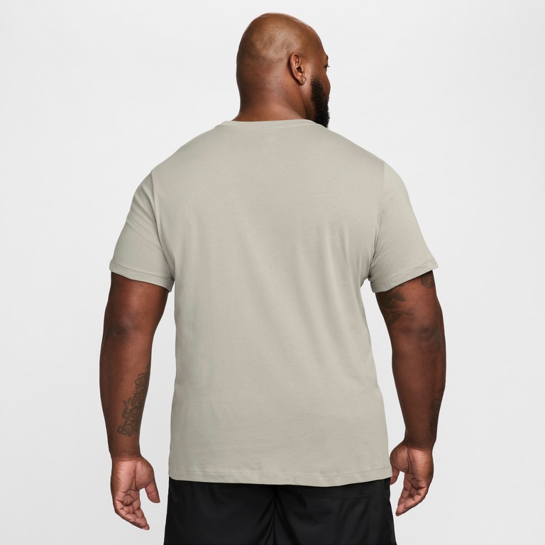 Camiseta Nike Sportswear Masculina - Foto 8