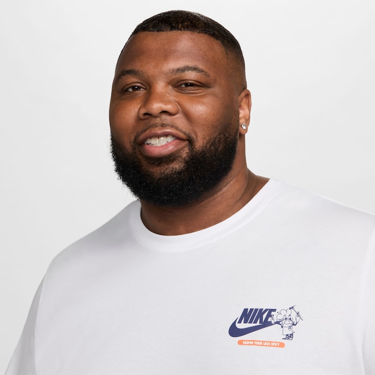 Camiseta Nike Sportswear Masculina - Foto 10