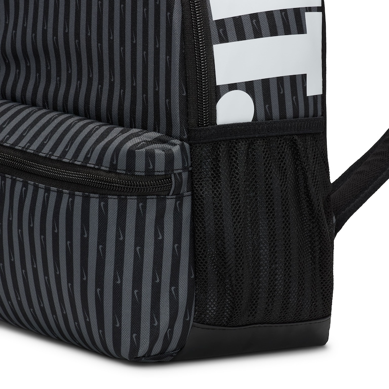 Mochila Nike Brasilia Mini JDI Infantil - Foto 6