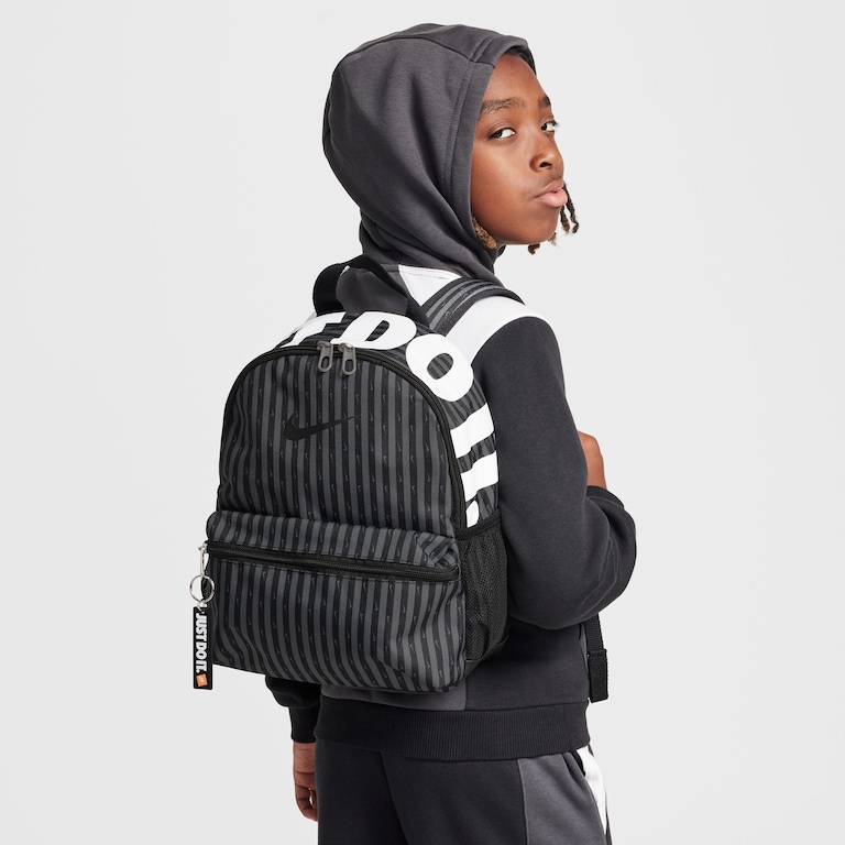 Mochila Nike Brasilia Mini JDI Infantil - Foto 8
