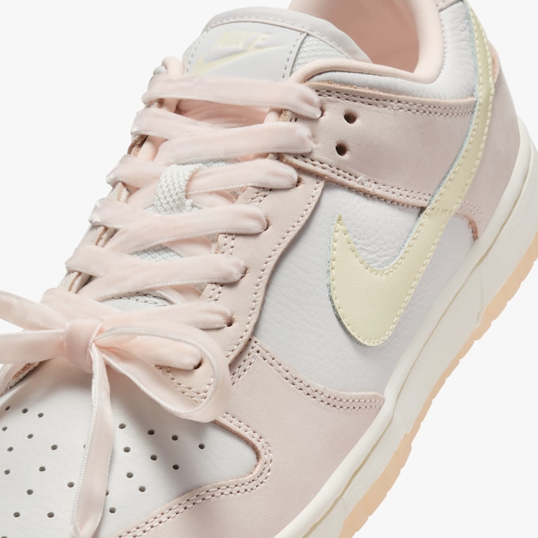 Tênis Nike Dunk Low Feminino - Foto 7