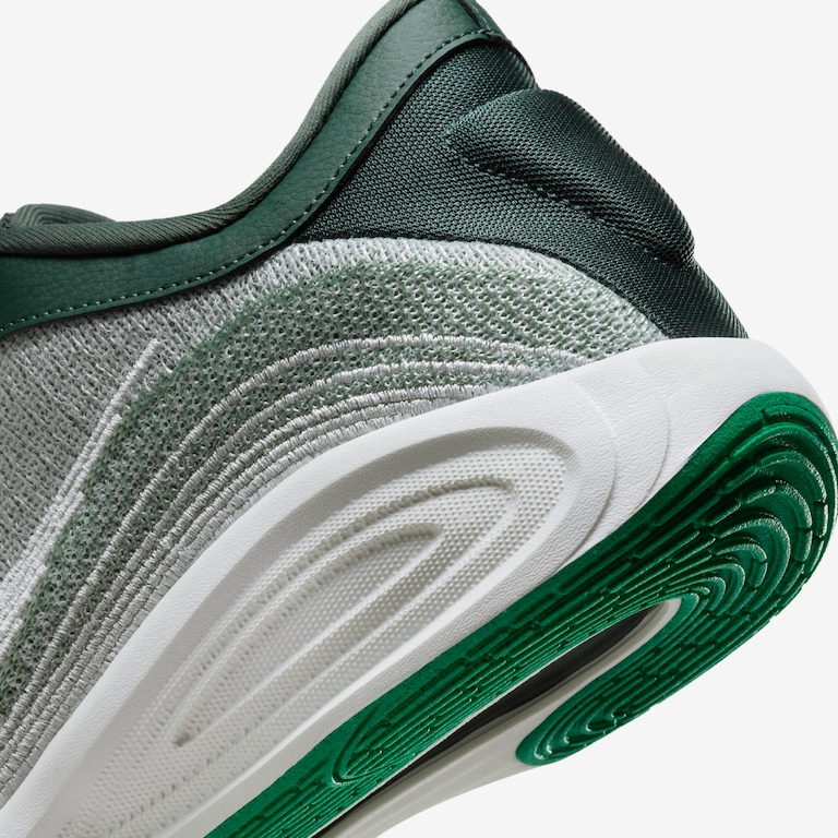 Tênis Nike Team Hustle Academy Masculino - Foto 8