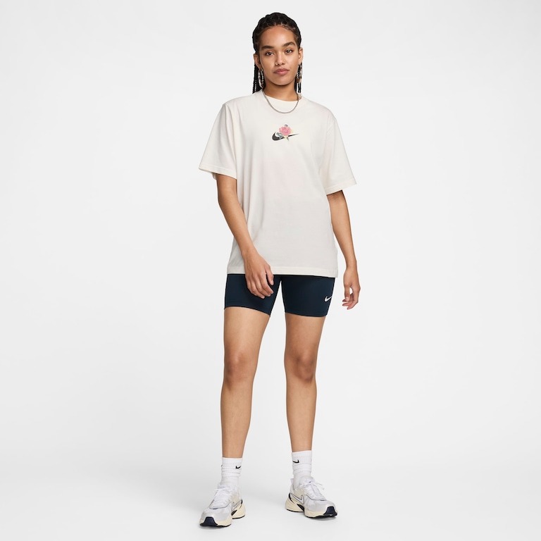 Camiseta Nike Sportswear x Anna Deller-Yee Feminina - Foto 5