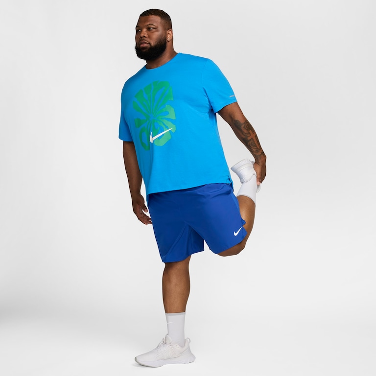 Camiseta Nike Dri-FIT Rise 365 Masculina - Foto 14