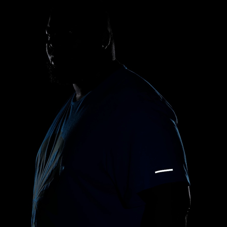 Camiseta Nike Dri-FIT Rise 365 Masculina - Foto 15