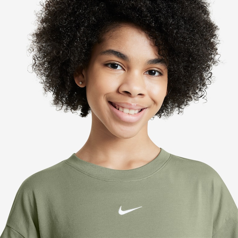 Camiseta Nike Sportswear Essentials Infantil - Foto 3