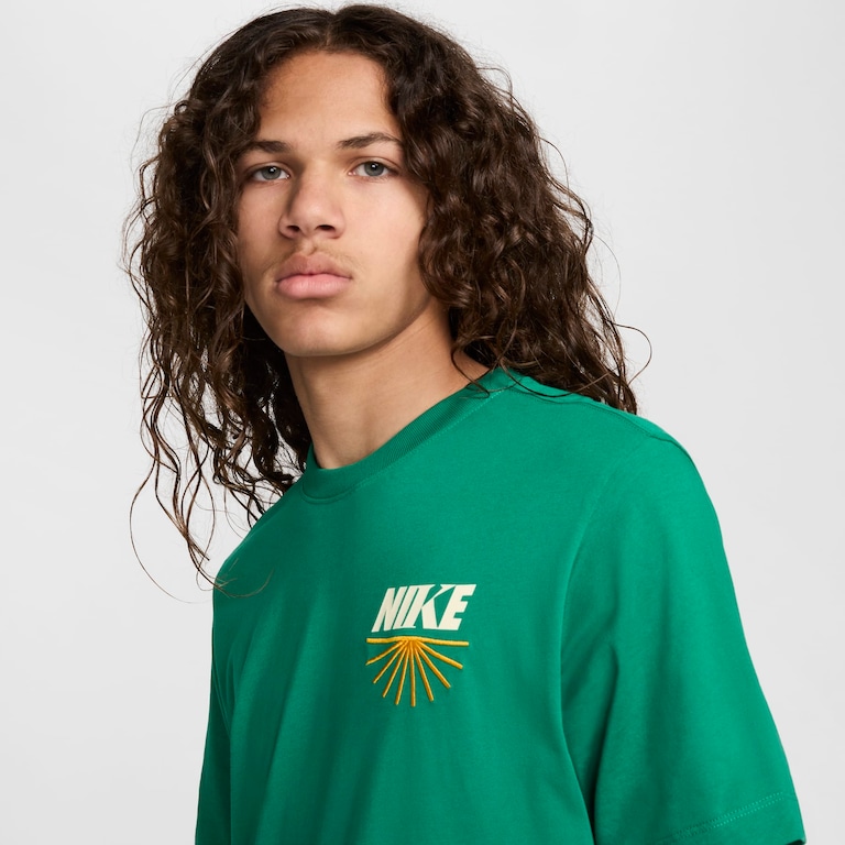 Camiseta Nike Sportswear Masculina - Foto 3