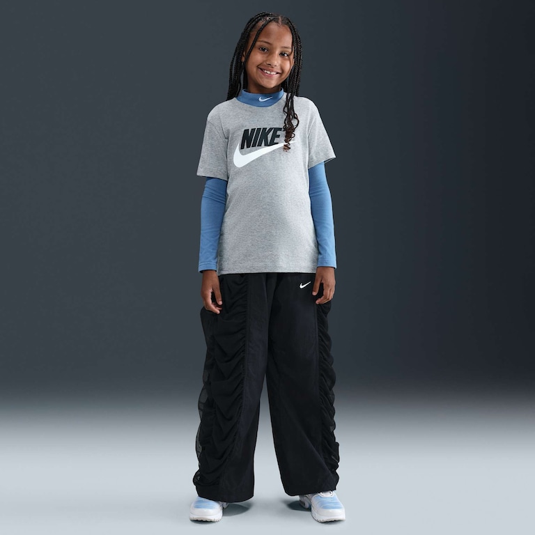 Camiseta Nike Sportswear Futura Infantil - Foto 4