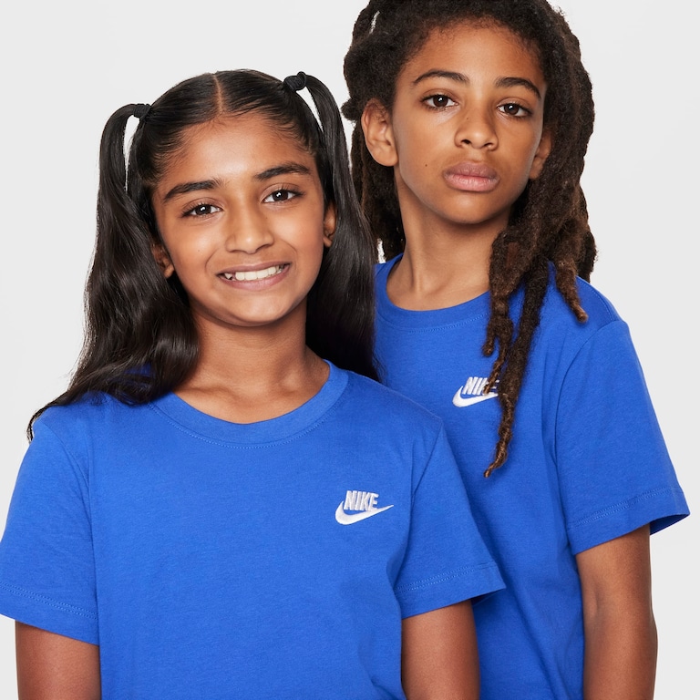 Camiseta Nike Sportswear Futura Infantil - Foto 3