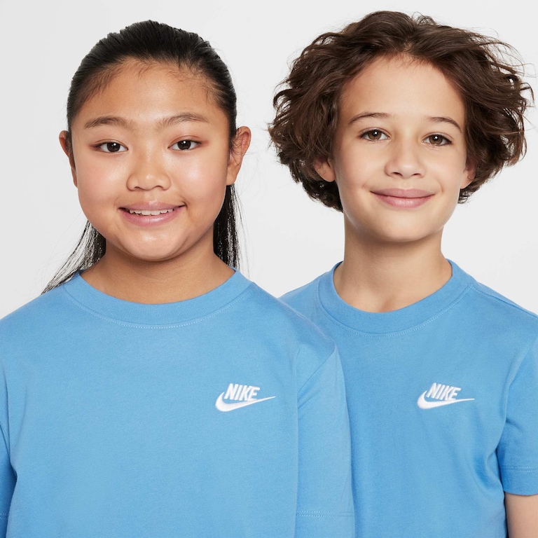Camiseta Nike Sportswear Futura Infantil - Foto 3