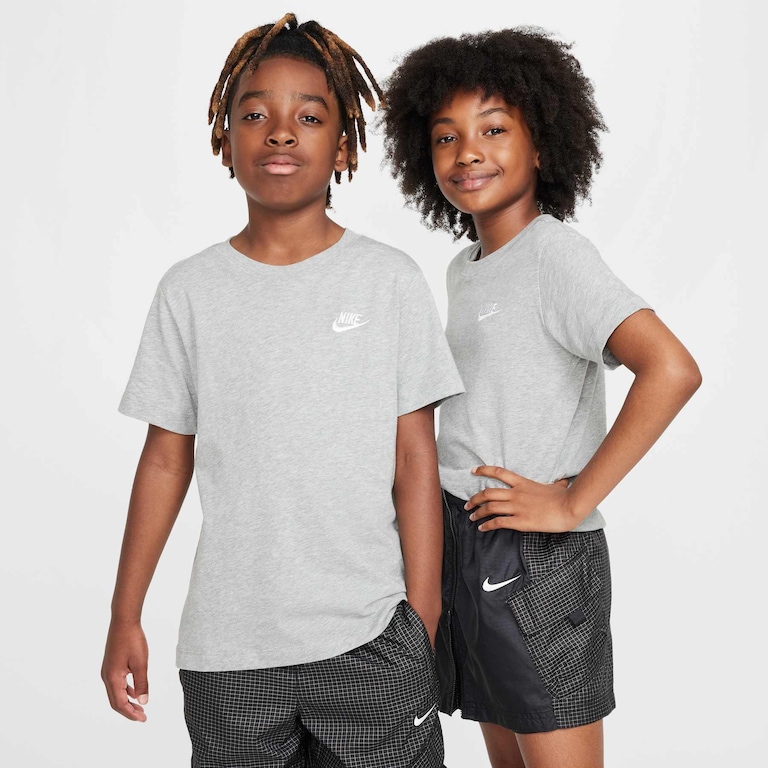 Camiseta Nike Sportswear Futura Infantil - Foto 1