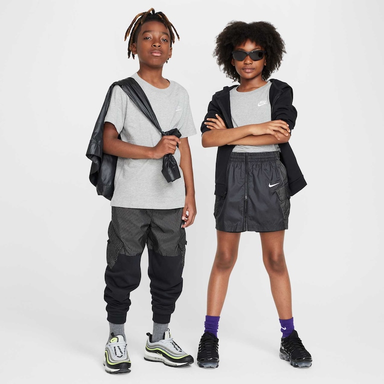 Camiseta Nike Sportswear Futura Infantil - Foto 4