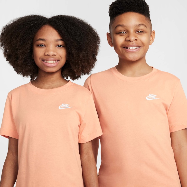 Camiseta Nike Sportswear Futura Infantil - Foto 3