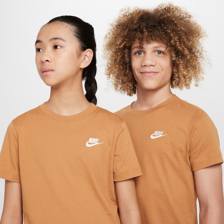 Camiseta Nike Sportswear Futura Infantil - Foto 2