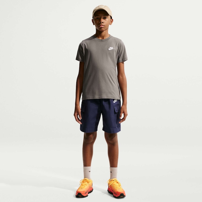 Camiseta Nike Sportswear Futura Infantil - Foto 4