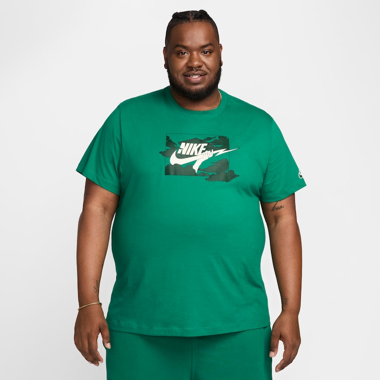 Camiseta Nike Sportswear Essentials Masculina - Foto 6