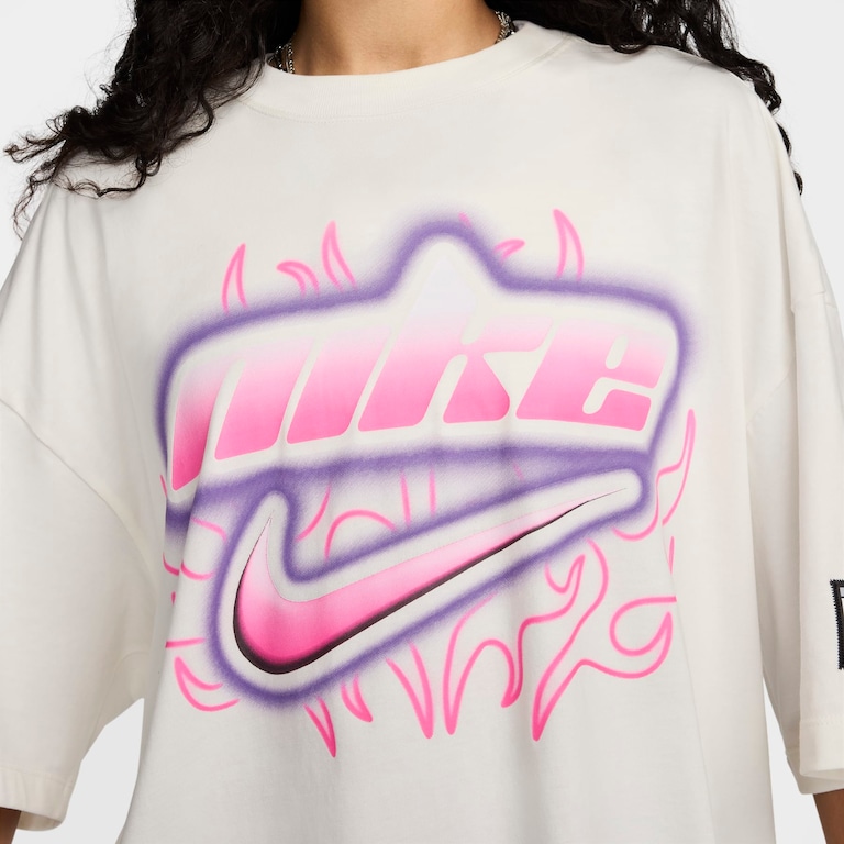 Camiseta Nike Sportswear Dance Feminina - Foto 4