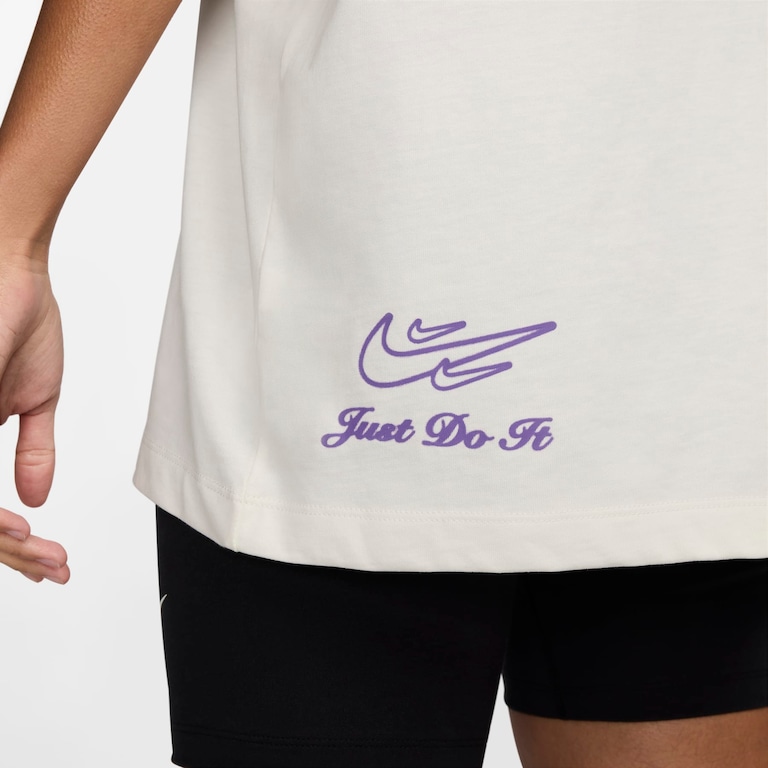 Camiseta Nike Sportswear Dance Feminina - Foto 6