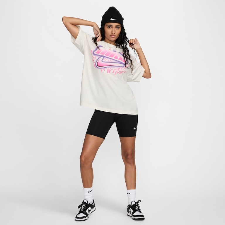 Camiseta Nike Sportswear Dance Feminina - Foto 7