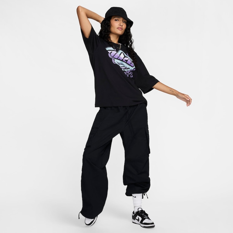 Camiseta Nike Sportswear Dance Feminina - Foto 7