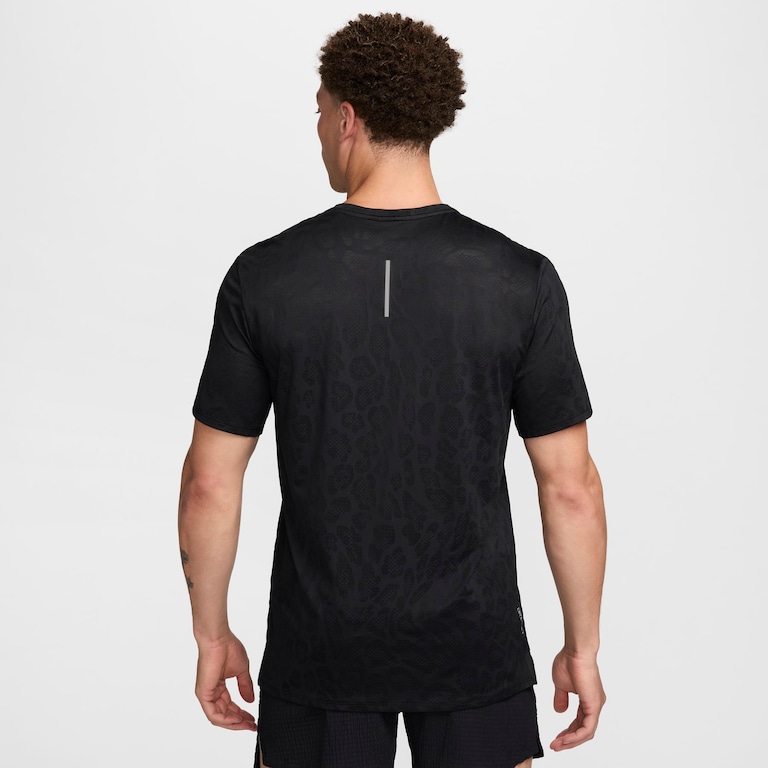 Camiseta Nike Dri-FIT Rise 365 Masculina - Foto 3