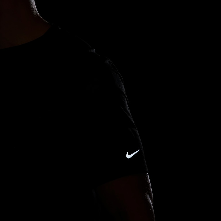 Camiseta Nike Dri-FIT Rise 365 Masculina - Foto 10