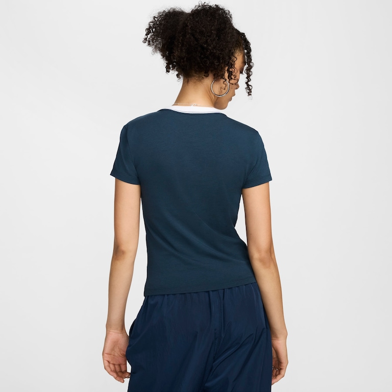 Camiseta Nike Sportswear Challenger Feminina - Foto 2
