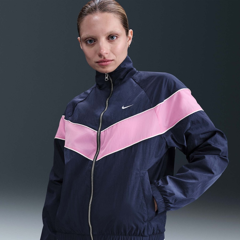 Jaqueta Nike Sportswear Woven Feminina - Foto 1