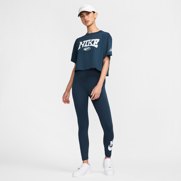 Camiseta Nike Sportswear Classic Feminina - Foto 6