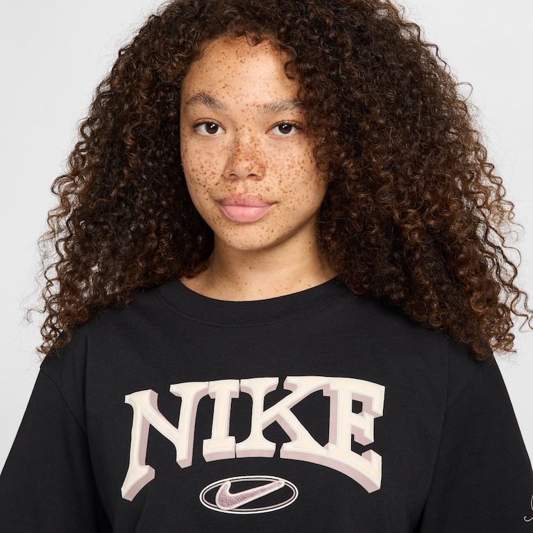 Camiseta Nike Sportswear Classic Feminina - Foto 2
