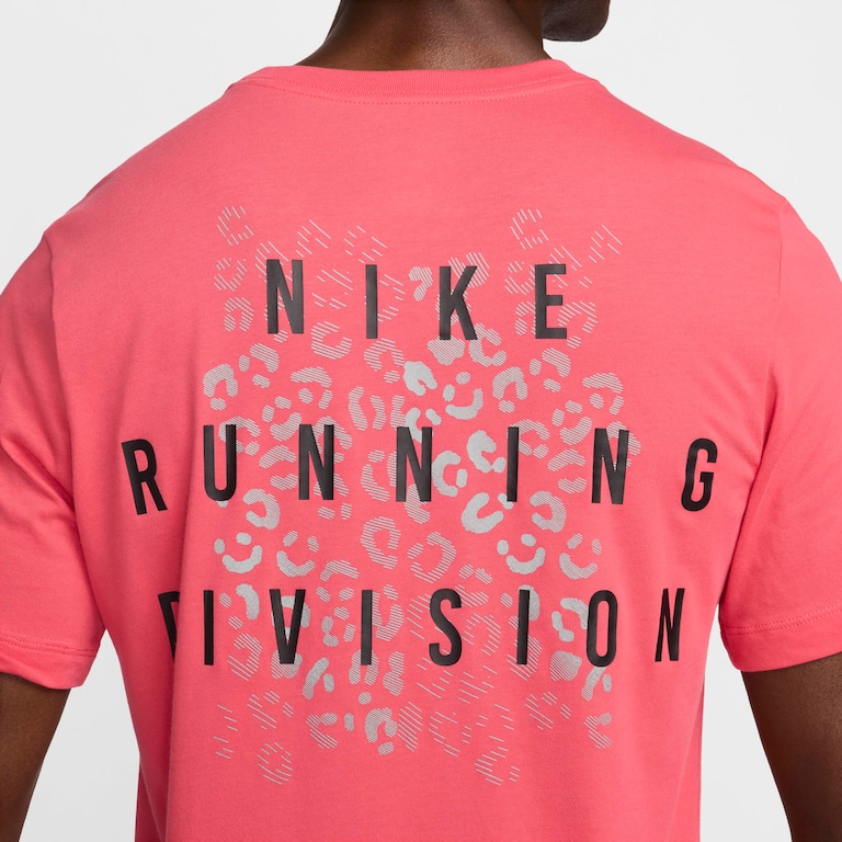 Camiseta Nike Dri-FIT Run Masculina - Foto 4