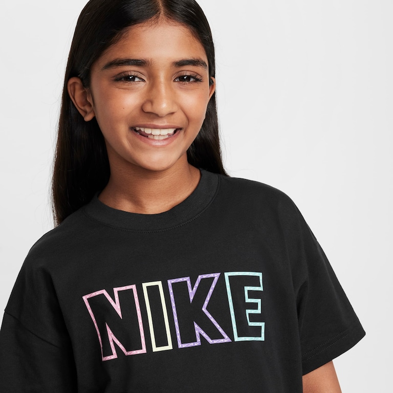 Camiseta Nike Sportswear Essential Infantil - Foto 2