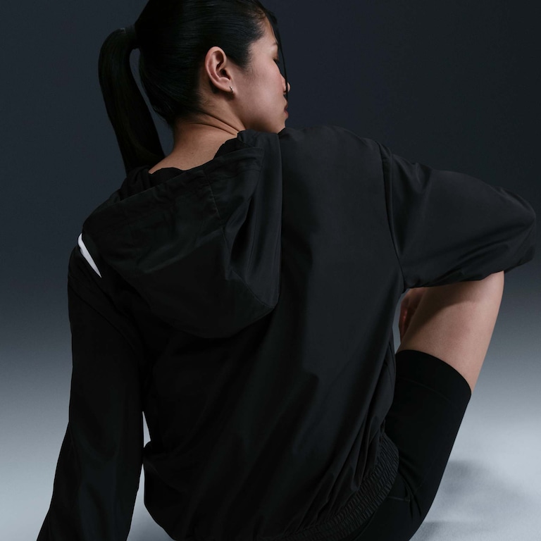 Jaqueta Nike Sportswear Classic Woven Feminina - Foto 2