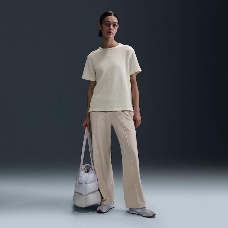 Camiseta Nike Sportswear Chill Waffle Feminina - Foto 4