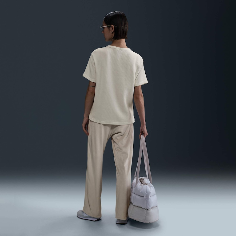 Camiseta Nike Sportswear Chill Waffle Feminina - Foto 5