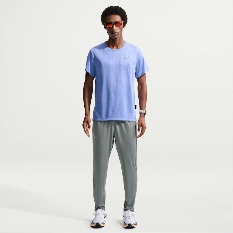 Camiseta Dri-FIT Nike Breathe Miler Masculina - Foto 4