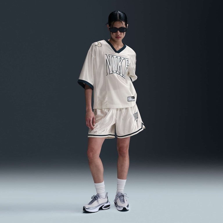 Camiseta Nike Sportswear Street GX Feminina - Foto 4