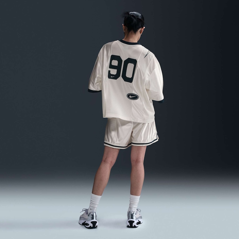 Camiseta Nike Sportswear Street GX Feminina - Foto 5